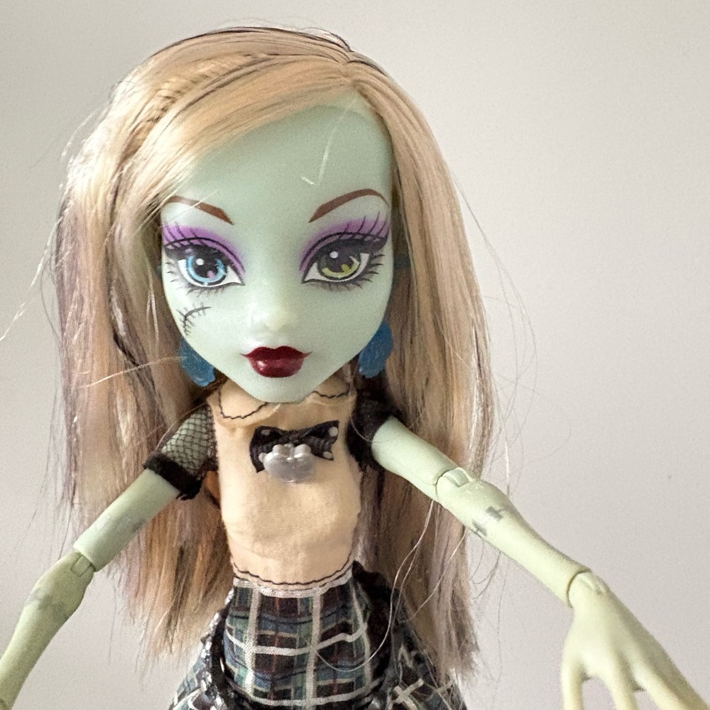Monster High Doll - Frankie Stein - Ghouls Alive - Picture 2 of 6